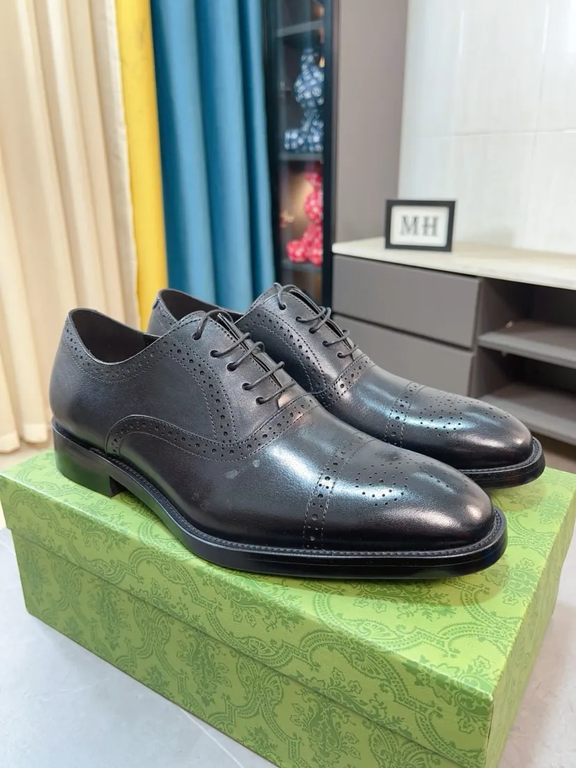 Factory price 500🌹🌹 [GUCCI Gucci] A new style of formal men's leather shoes is coming~ The original quality upper is made of cowhide imported from Italy + soft and delicate leather, comfortable and soft first-layer cowhide lining, rubber wear-resistant outsole, the shoe shape is dignified and domineering, and the luxury charm cannot be concealed! The natural and free nouveau riche leads the trend. Code number: 38-44